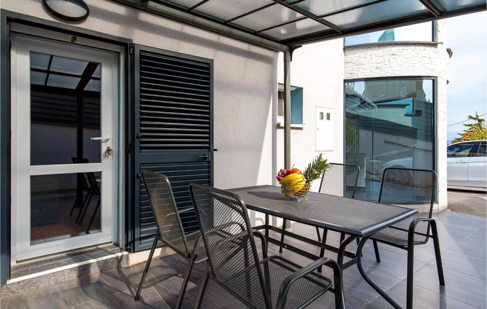 1 Bedroom Beautiful Apartment In Vrh Vrh  Exterior photo